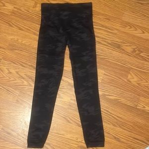 SPANX Camouflage seamless cropped slimming leggings small